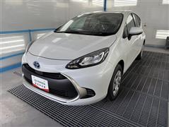 トヨタ　アクア G E-FOUR