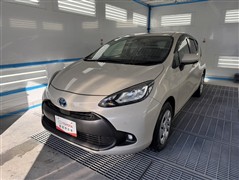 トヨタ アクア X