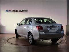 カローラアクシオ X