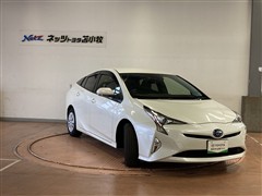 プリウス Sセフティープラス 4WD