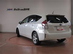 プリウスアルファ S