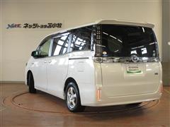 ヴォクシー HV V