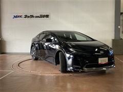 プリウス Z E-Four