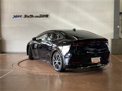 プリウス Z E-Four