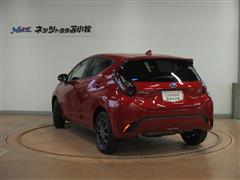 アクア X E-Four