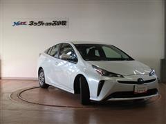 プリウス S E-Four