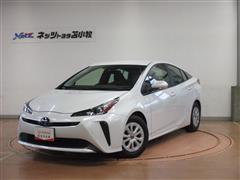 プリウス S E-Four