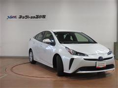 プリウス S E-Four