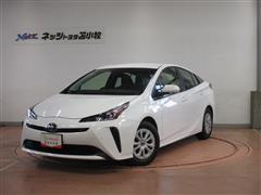 プリウス S E-Four