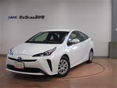 プリウス S E-Four