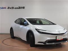 プリウス U E-Four