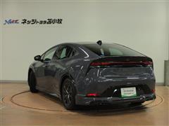 プリウス Z E-Four