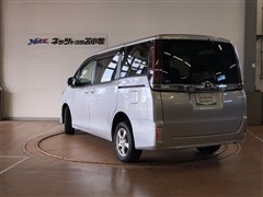 ノア X 4WD