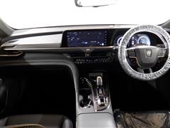 クラウン スポーツ Z