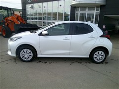 ヤリス ハイブリッド G