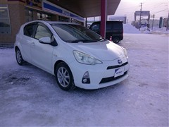 トヨタ　アクア G