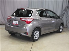 ヴィッツ ハイブリッド F 2WD