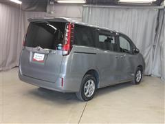 ノア X ディライトプラス 4WD