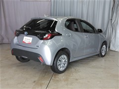 ヤリス ハイブリッド X 4WD