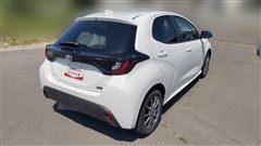ヤリス ハイブリッド X 4WD