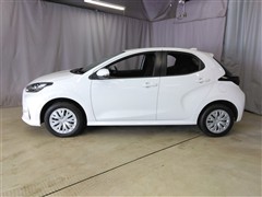 ヤリス ハイブリッド X 4WD