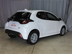 ヤリス ハイブリッド X 4WD