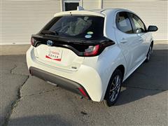 ヤリス ハイブリッド G 4WD