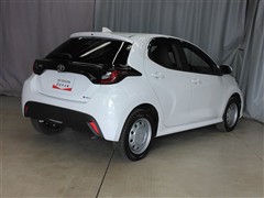 ヤリス ハイブリッド X 4WD