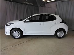 ヤリス ハイブリッド X 4WD