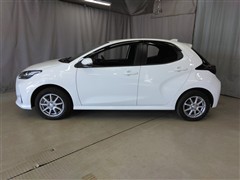 ヤリス ハイブリッド G 4WD