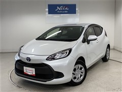 トヨタ アクア X 4WD