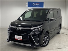 トヨタ　ヴォクシー ZS キラメキ3 4WD