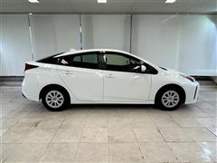 プリウス S E-FOUR