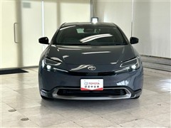 プリウス G E-Four