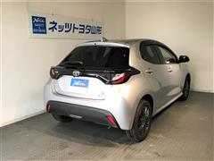 ヤリス ハイブリッド X 4WD