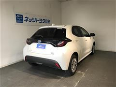 ヤリス ハイブリッド X 4WD