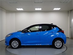 ヤリス ハイブリッド G 4WD