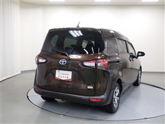 シエンタHEV ファンベースGクエロ