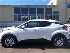 C-HR S-T 4WD