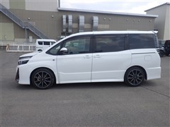 ヴォクシー ZS GRスポーツ