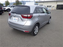 フィット ベーシック 4WD