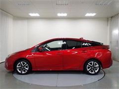 プリウスプレミアムツーリング4WD