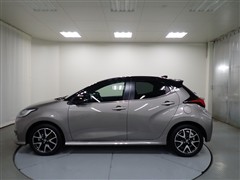 ヤリス ハイブリッド Z