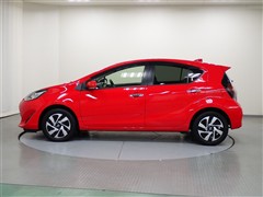 アクア S スタイルブラック