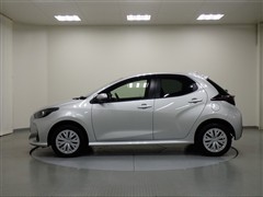 ヤリスHV X