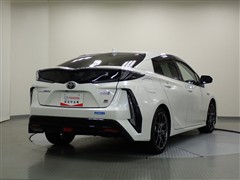プリウスPHV SナビGRスポーツ