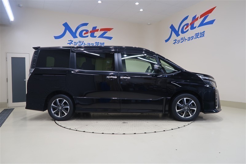 ヴォクシー ZS キラメキ（431012572417）の中古車 | トヨタ認定