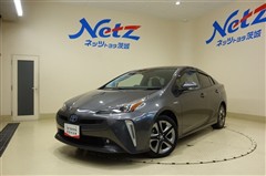 プリウス A ツーリングセレ 4WD