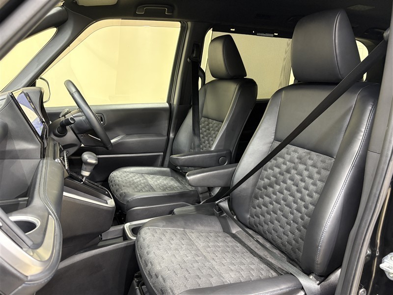 ヴォクシー ハイブリッド S-Z（431013146292）の中古車 | トヨタ認定