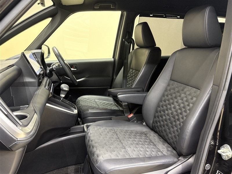 ヴォクシー ハイブリッド S-Z（431014471839）の中古車 | トヨタ認定